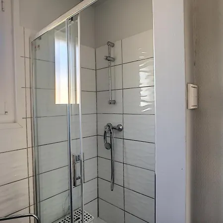 Casa vacanze Maison De Plain-pied Avec Terrasse, Centre Ville, à 150m De La - Fr-1-361-334 *