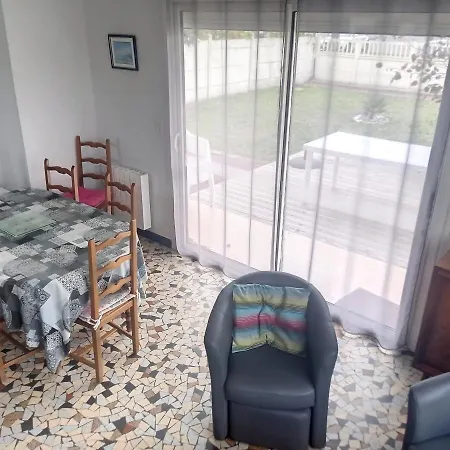 Maison De Plain-pied Avec Terrasse, Centre Ville, A 150m De La - Fr-1-361-334 * Jullouville-les-Pins