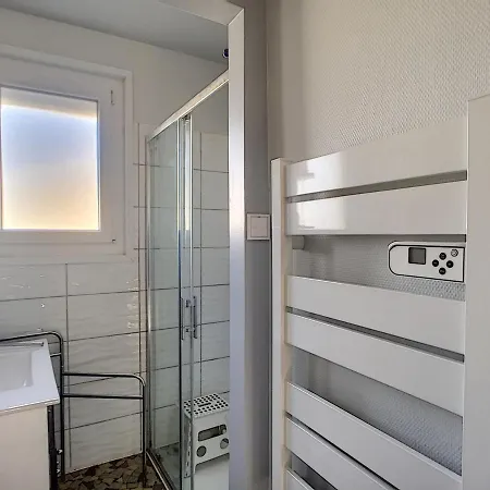 Maison De Plain-pied Avec Terrasse, Centre Ville, à 150m De La - Fr-1-361-334