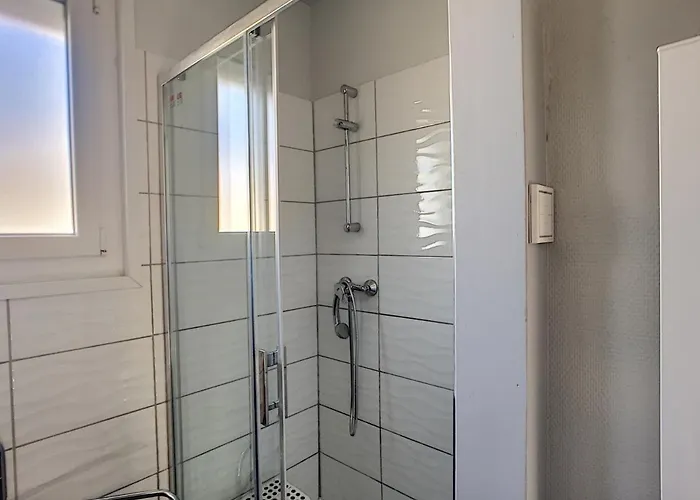 Prázdninový dům Maison De Plain-pied Avec Terrasse, Centre Ville, A 150m De La - Fr-1-361-334 *