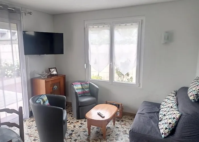 Maison De Plain-pied Avec Terrasse, Centre Ville, A 150m De La - Fr-1-361-334 Jullouville-les-Pins