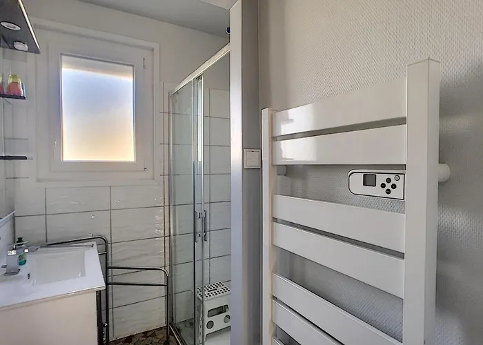 Maison De Plain-pied Avec Terrasse, Centre Ville, A 150m De La - Fr-1-361-334